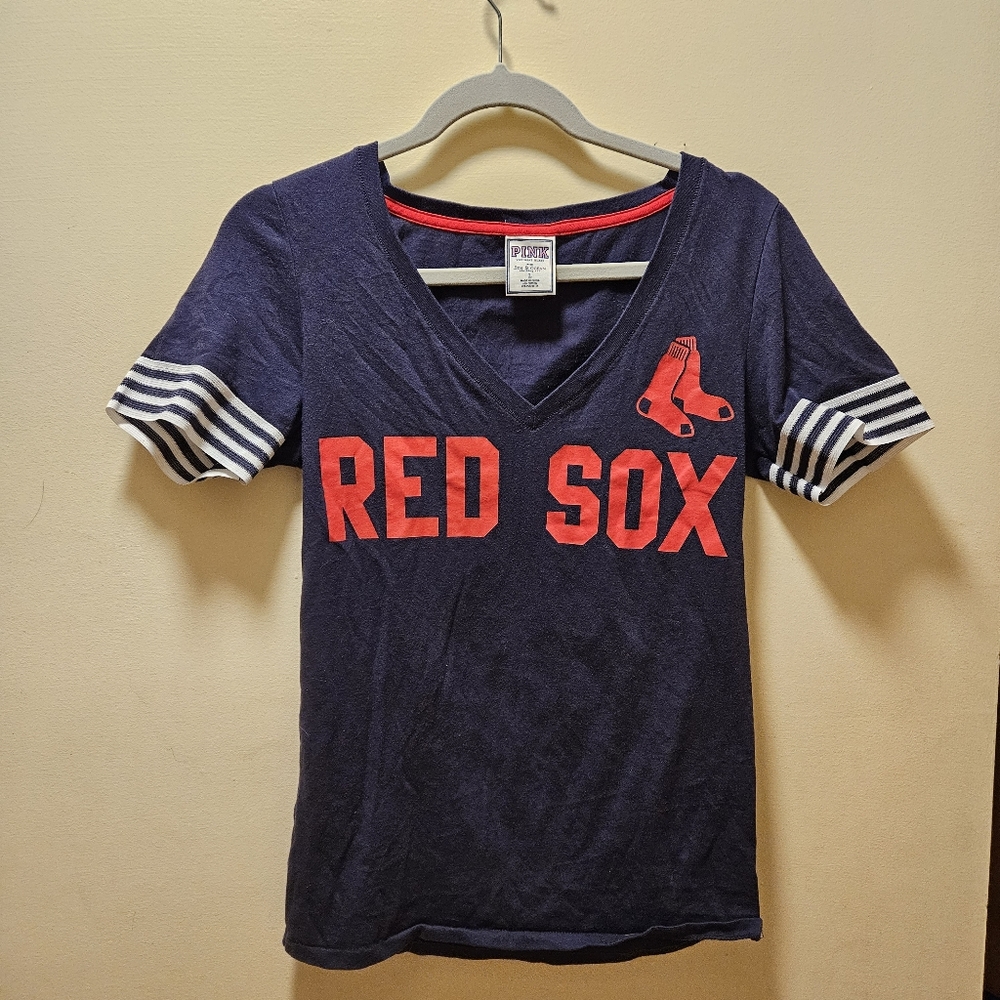 PINK by Victoria's Secret Boston Red Sox V neck t-shirt